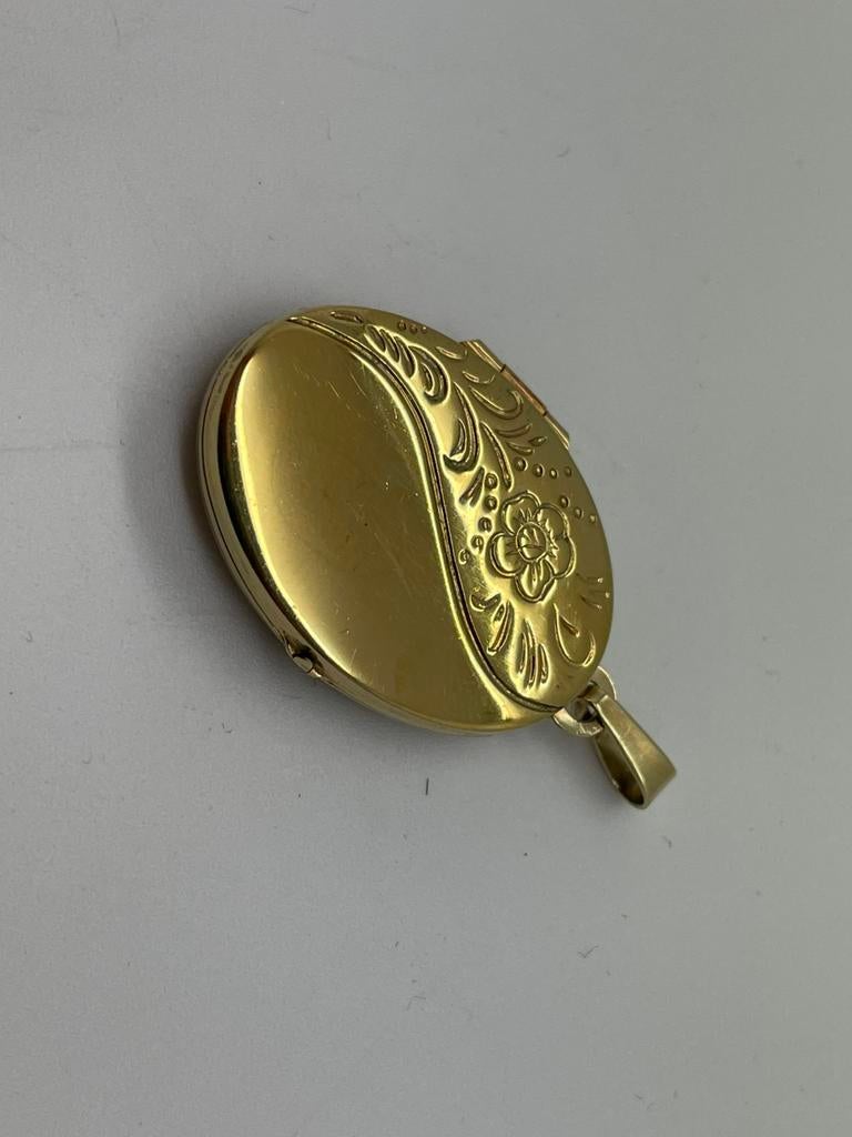 C944 Prachtige zilveren K&L medaillon hanger goudkleurig, Ophalen of Verzenden, Zilver, Hanger