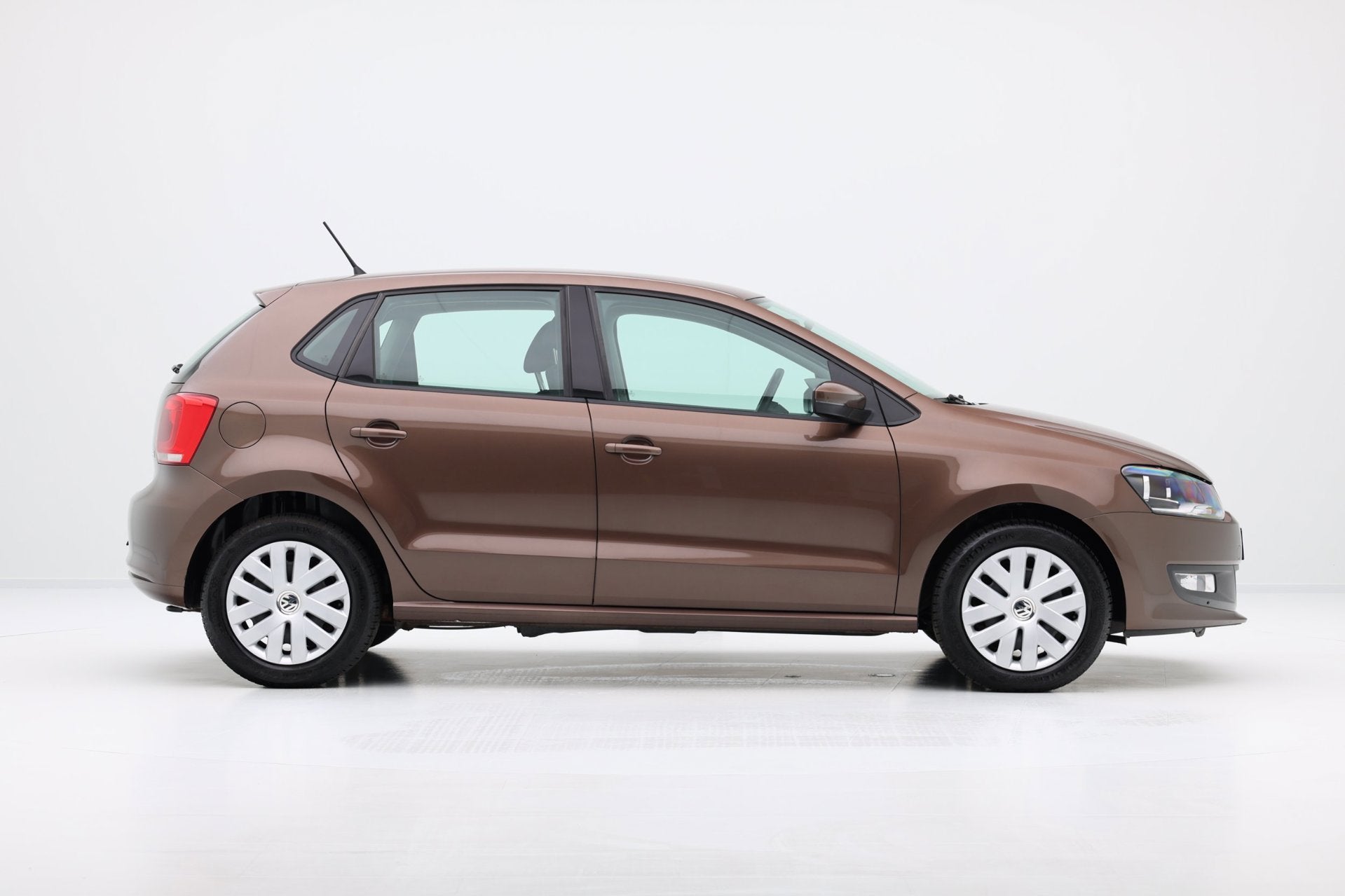 Foto 25 van Volkswagen Polo 1.2 TSI Comfortline 5-drs *63.000km!* Airco|