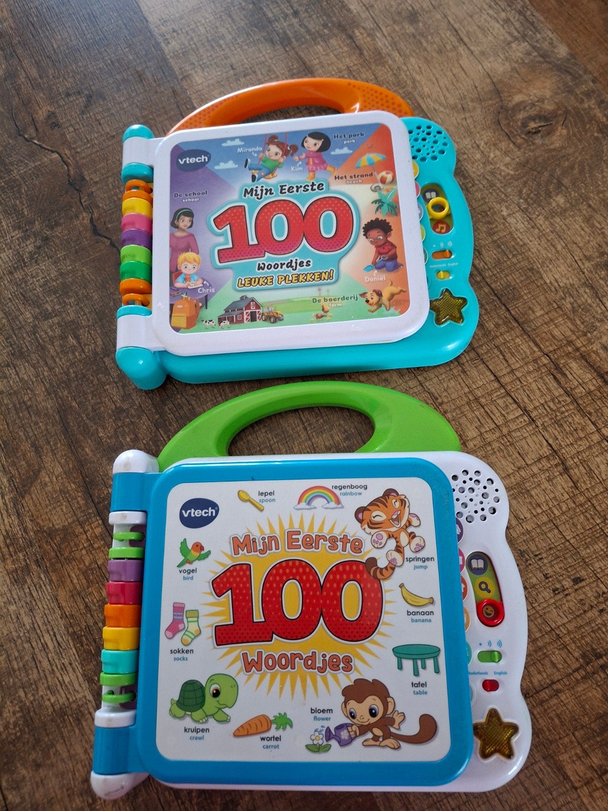 2 vtech boekjes 100 woordjes & 100 leuke plekken, Ophalen of Verzenden, Zo goed als nieuw