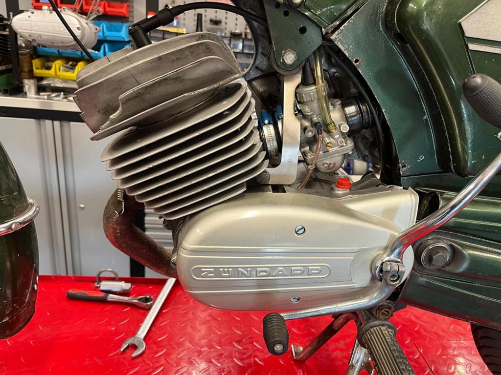 Gezocht nette cilinderkop ks 125 15pk, Ophalen of Verzenden, Cilinder