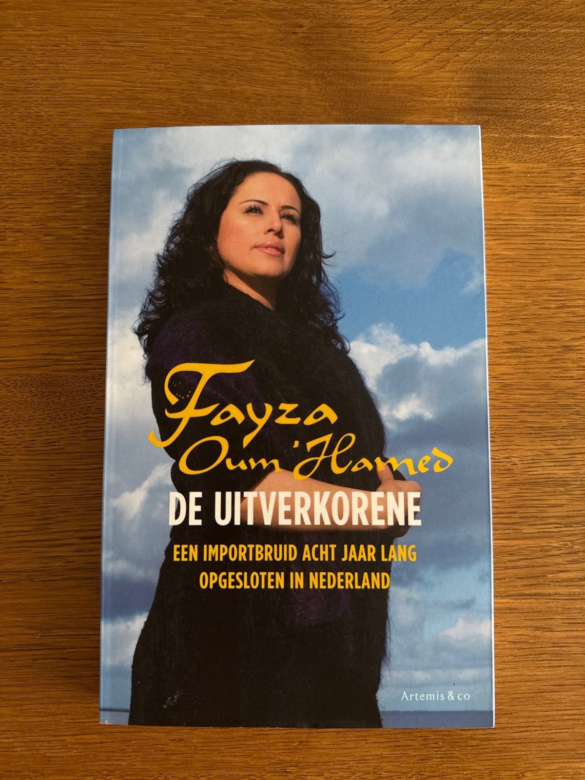 De Uitverkorene - Fayza Oum 'Hamed (Boek), Boeken, Ophalen of Verzenden, Gelezen, Nederland