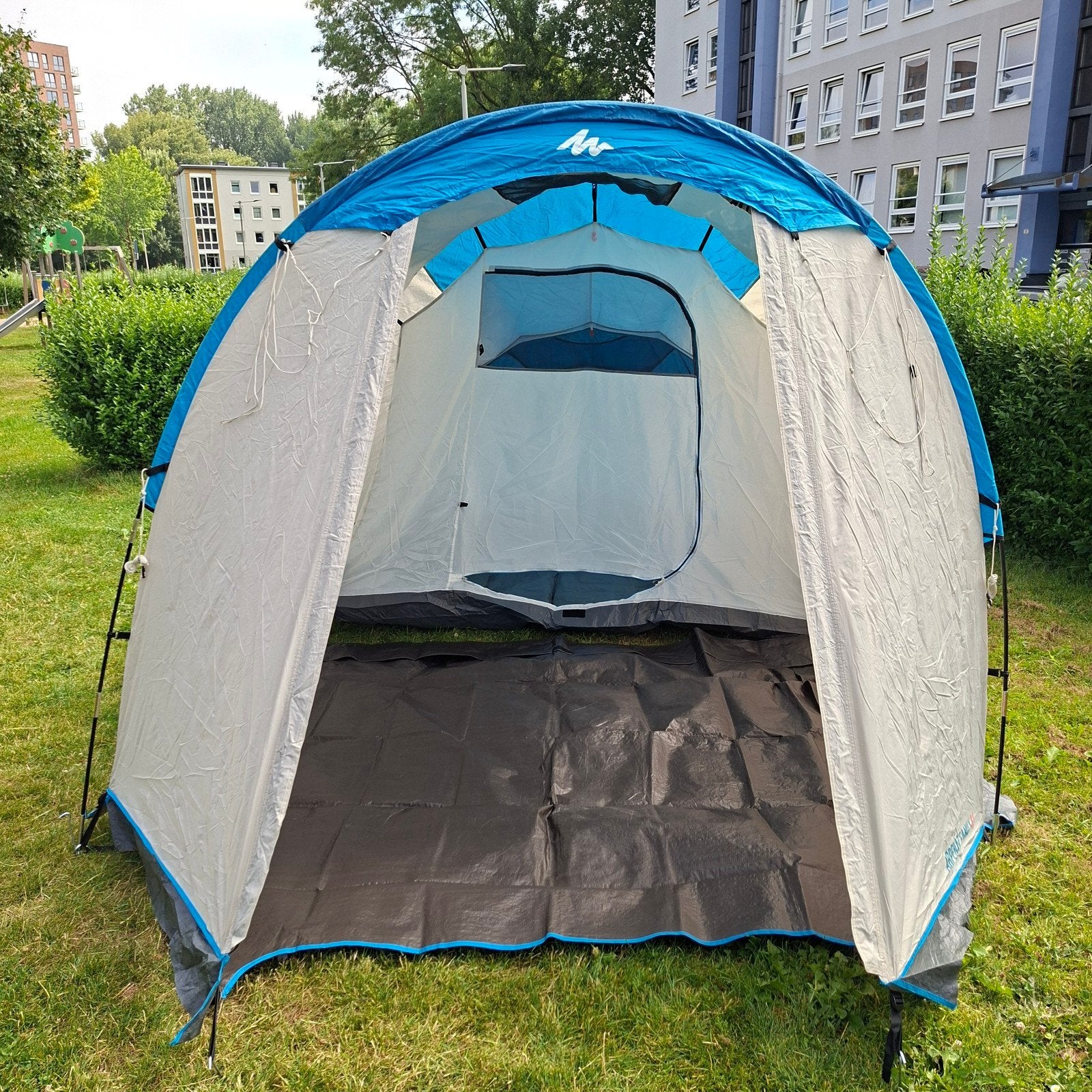 Arpenaz family tent 4persoons, Ophalen, Zo goed als nieuw, Tot en met 4