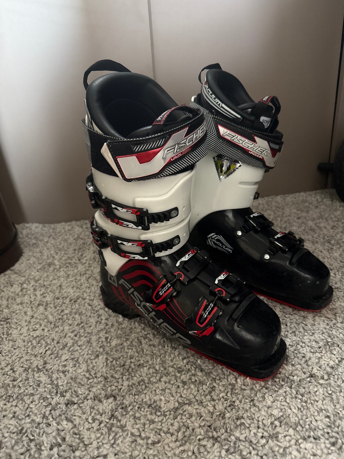 Fischer RC4 110 Vacuum skischoenen maat 43, Sport en Fitness, Schoenen, Ophalen of Verzenden, Skiën, Fischer