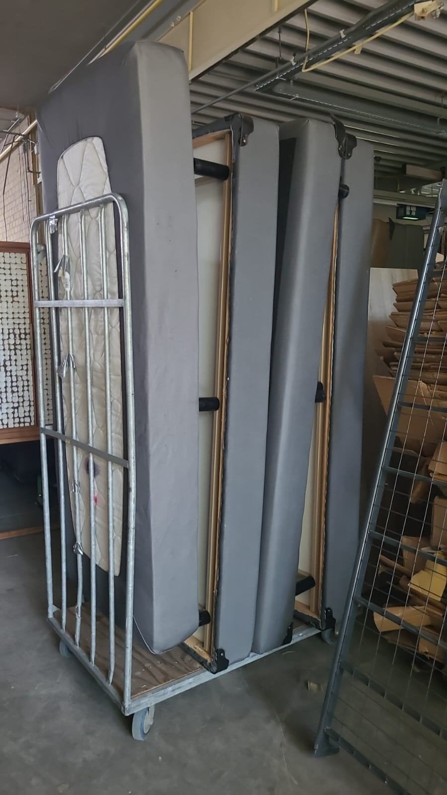 grote partij  boxsprings, Ophalen, Hotel, Gebruikt, 90 cm