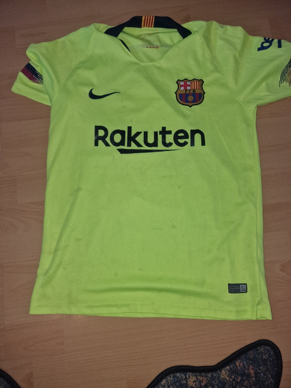 FC Barcelona Thuisshirt 2017-2018 (Rakuten, Qatar Airways), Ophalen