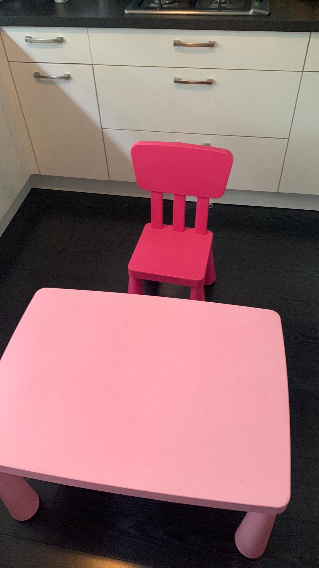 Ikea mammut tafel en stoel roze samen €15,00, Ophalen, Zo goed als nieuw, Tafel(s) en Stoel(en)