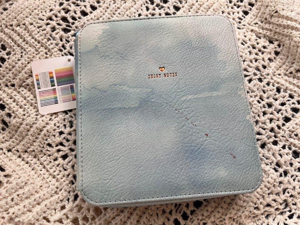 etui met potloden, pennen en viltstiften, Hobby en Vrije tijd, Tekenen, Ophalen of Verzenden, Gebruikt, Potlood of Stift