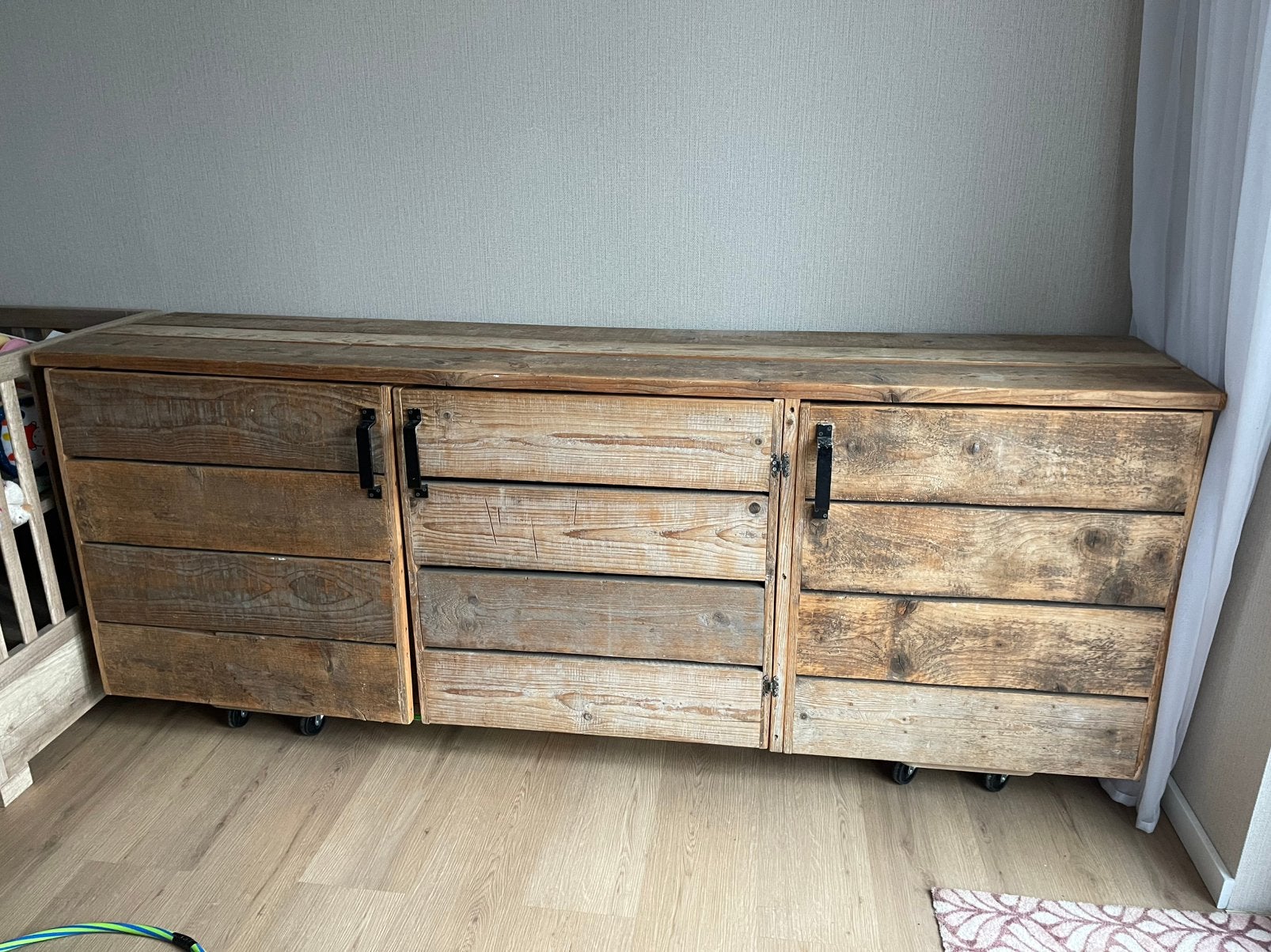 Industriële steigerhouten dressoir kast, Ophalen, Met deur(en), Zo goed als nieuw, 200 cm of meer