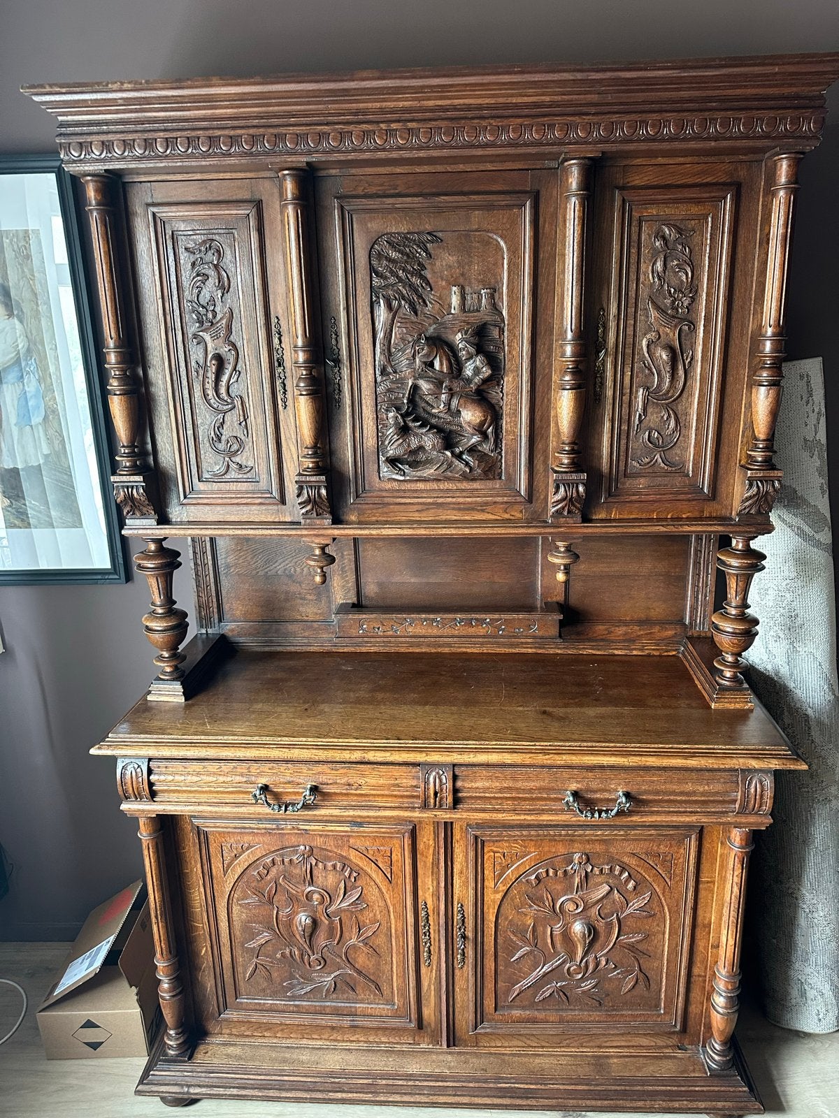 Antiek Eiken Dressoir met Rijkelijk Snijwerk - Jachttafereel, Antiek en Kunst, Ophalen of Verzenden