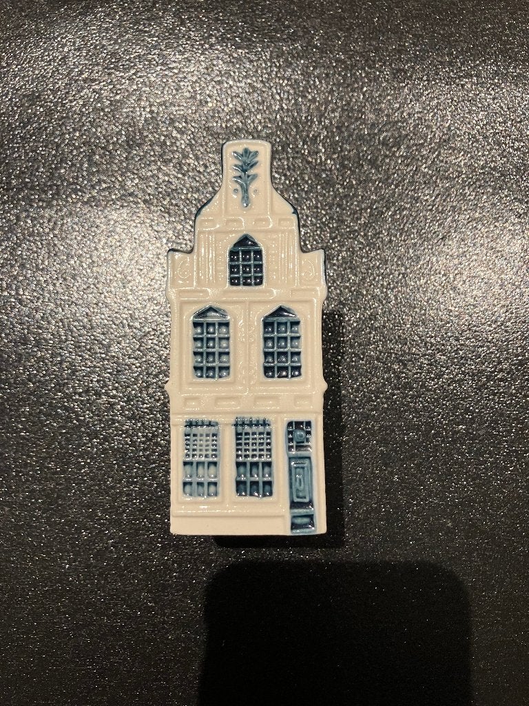 KLM huisje 24, Verzamelen, Ophalen of Verzenden, Zo goed als nieuw, 21 t/m 40, Gevuld
