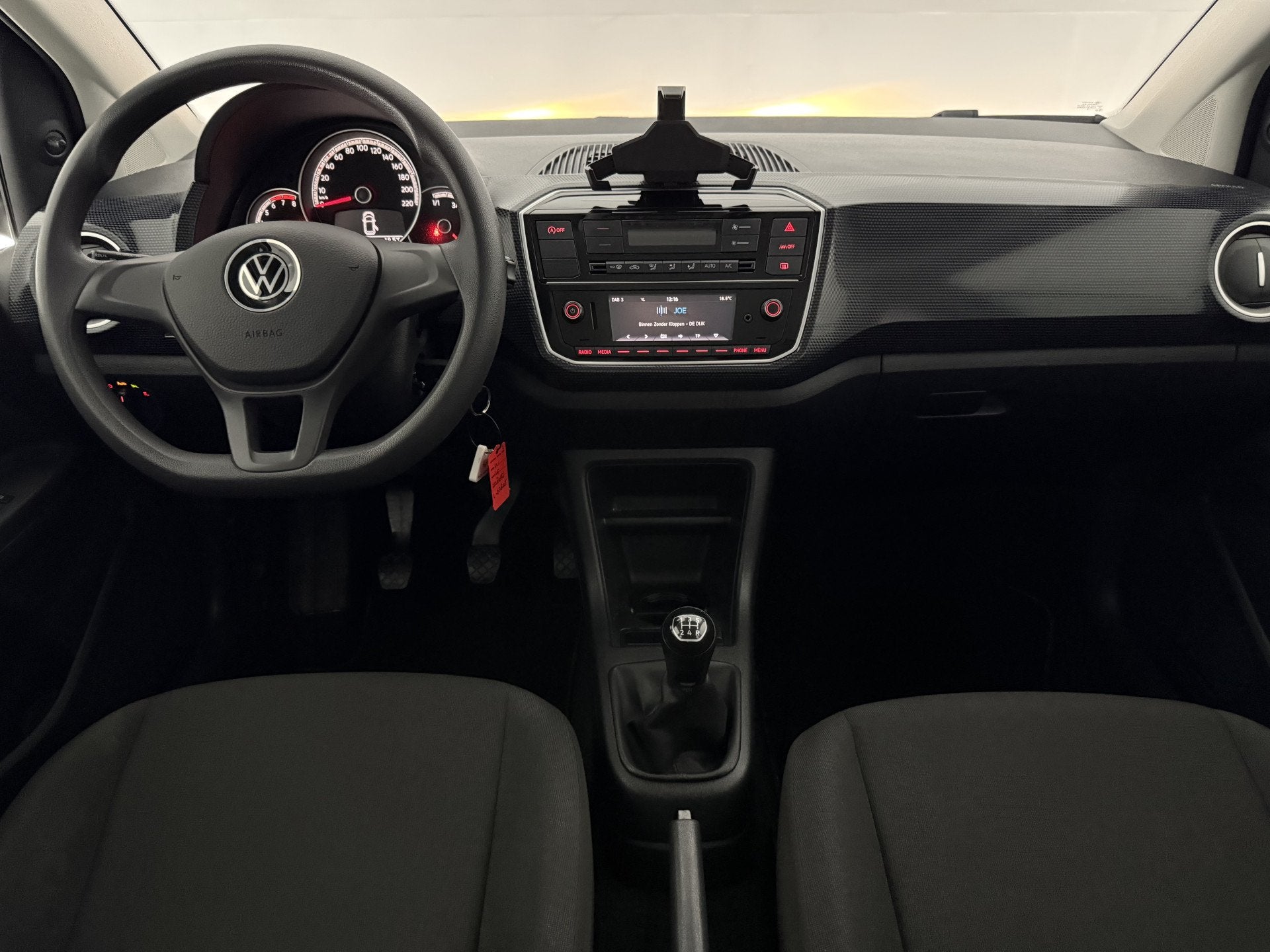 Volkswagen up! 1.0 | Camera | Clima | Cruise | Parkeersensor, Voorwielaandrijving, Stof, Gebruikt, 4 stoelen