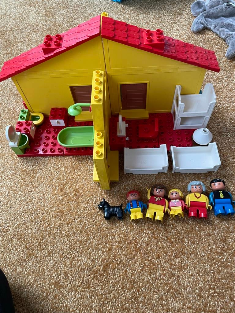 Lego Duplo Familiehuis met figuren en meubels, Ophalen of Verzenden, Zo goed als nieuw, Speelset