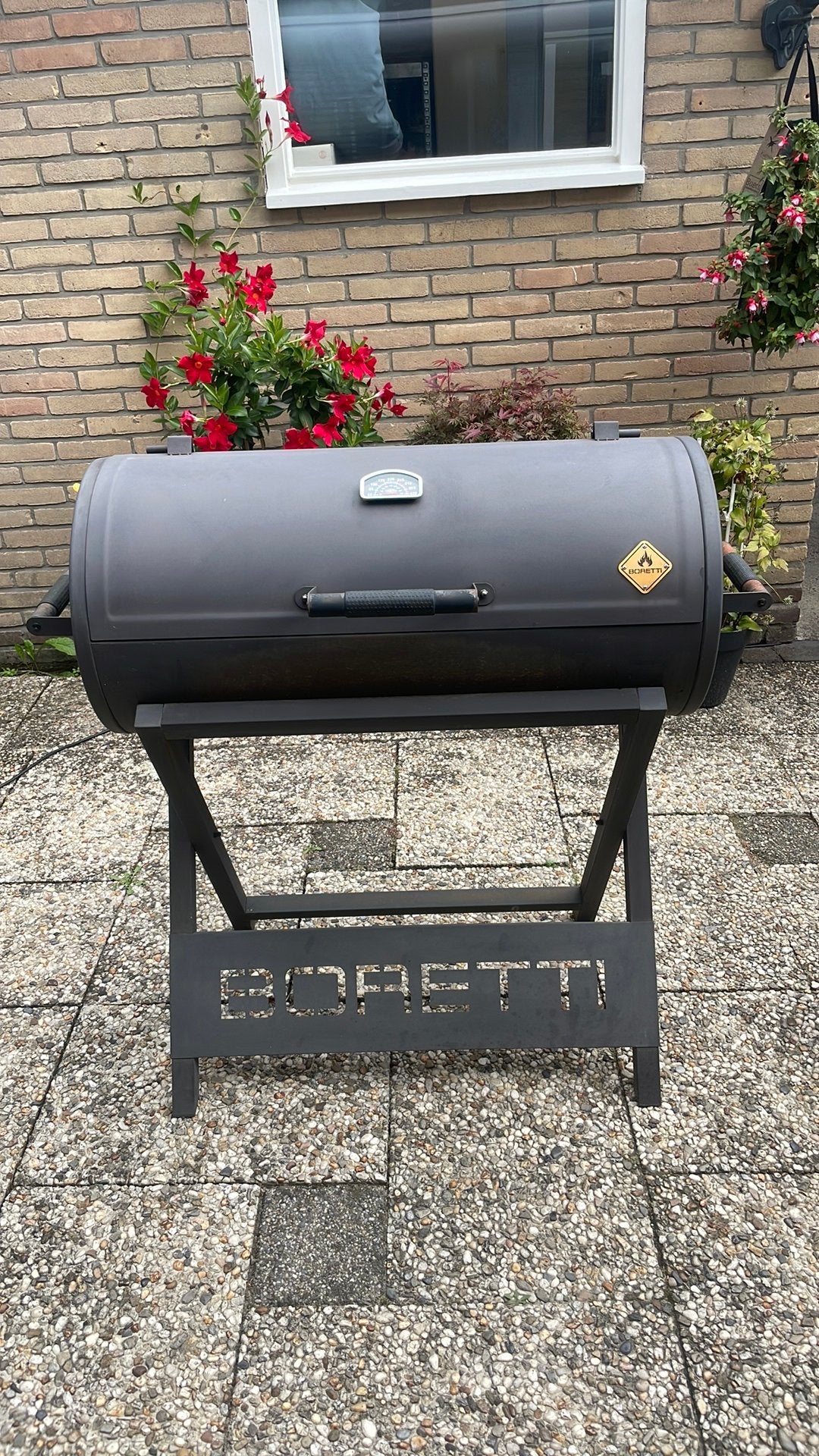 Boretti bbq, Tuin en Terras, Ophalen, Zo goed als nieuw