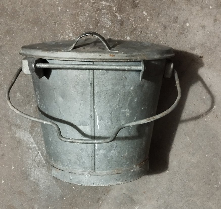 Zinken vuilnisbak (Rotterdam) in goede staat, weerbestendig., Gebruikt, Ophalen of Verzenden, 20 tot 30 liter, Metaal