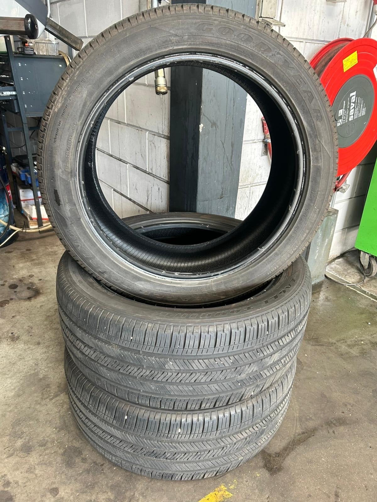 Goodyear Eagle Touring 285/45R22 4 seizoenenbanden (3 stuks), Ophalen, Gebruikt