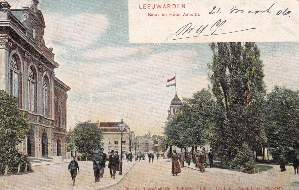 Oude ansichtkaart Leeuwarden Beurs en Hotel Amicitia, Verzamelen, Ophalen of Verzenden, Voor 1920, Gelopen, Friesland