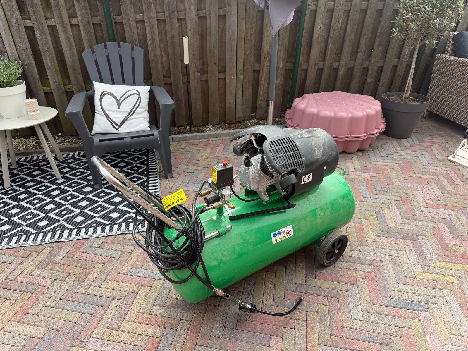 Stahlwerk SW-C100 Compressor 100L - Zo goed als nieuw, Doe-het-zelf en Verbouw, Compressors, Ophalen, Zo goed als nieuw, 200 tot 400 liter/min