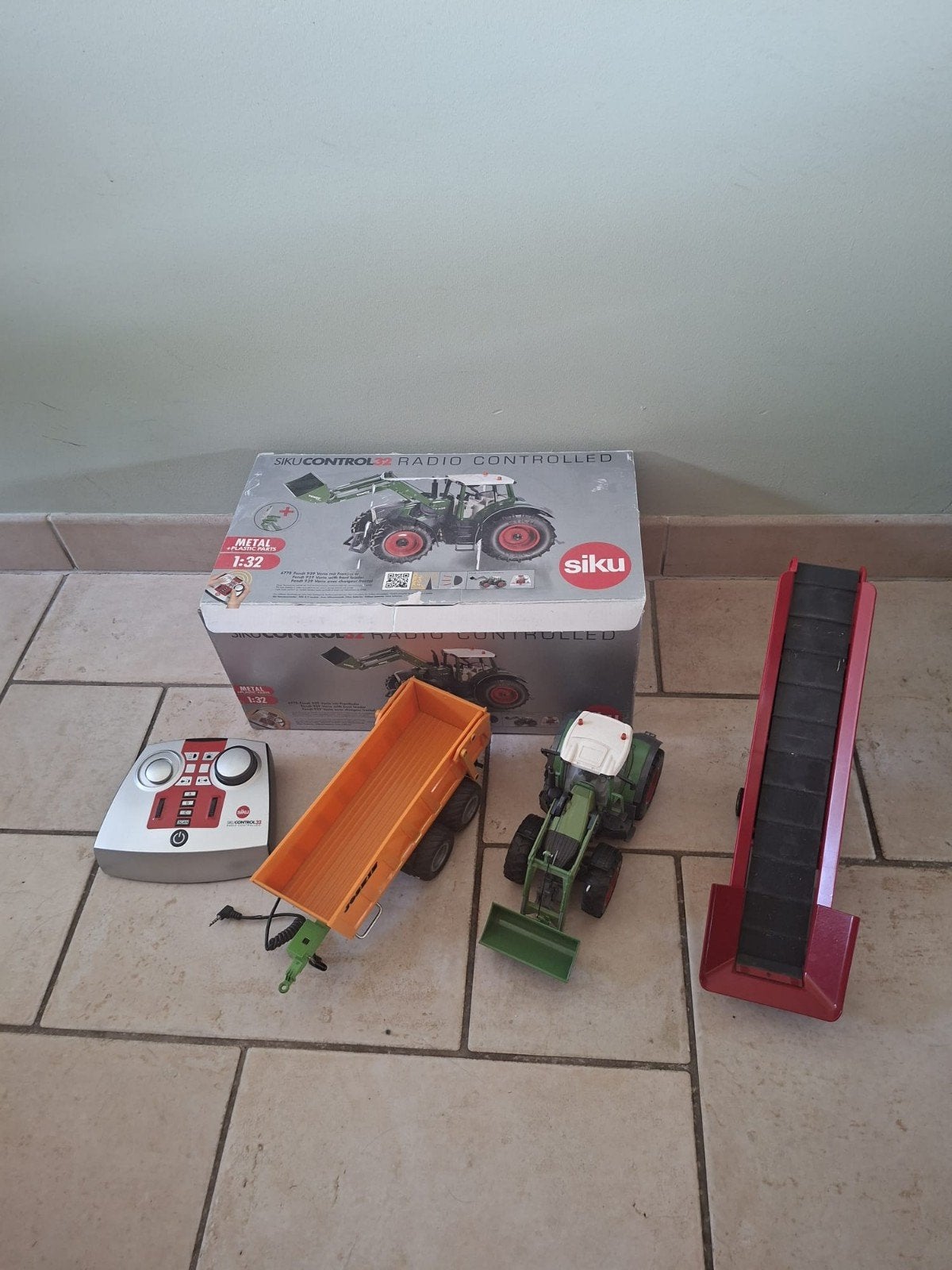 Siku Control traktor, kar en transportband 1:32, Ophalen of Verzenden, Gebruikt, Afstandsbediening