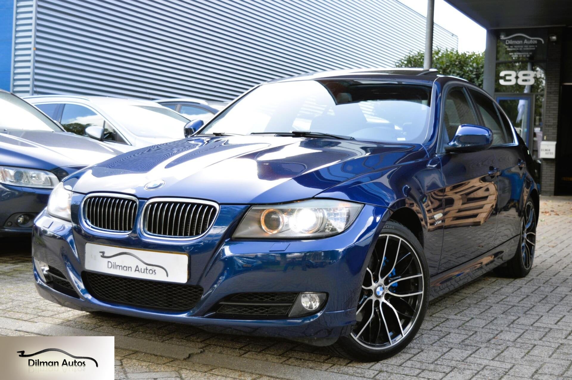 BMW 3-serie 325xi Business Line|Navi|Leder|270 PK!NL Auto!, Auto's, 13 km/l, Euro 5, Gebruikt, Met garantie (alle)