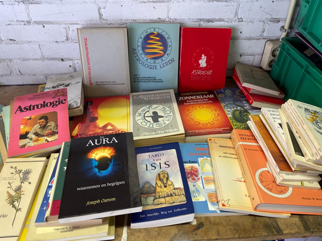 Grote collectie astrologie en spiritualiteit boeken, Boeken, Ophalen of Verzenden, Gelezen, Astrologie, Achtergrond en Informatie