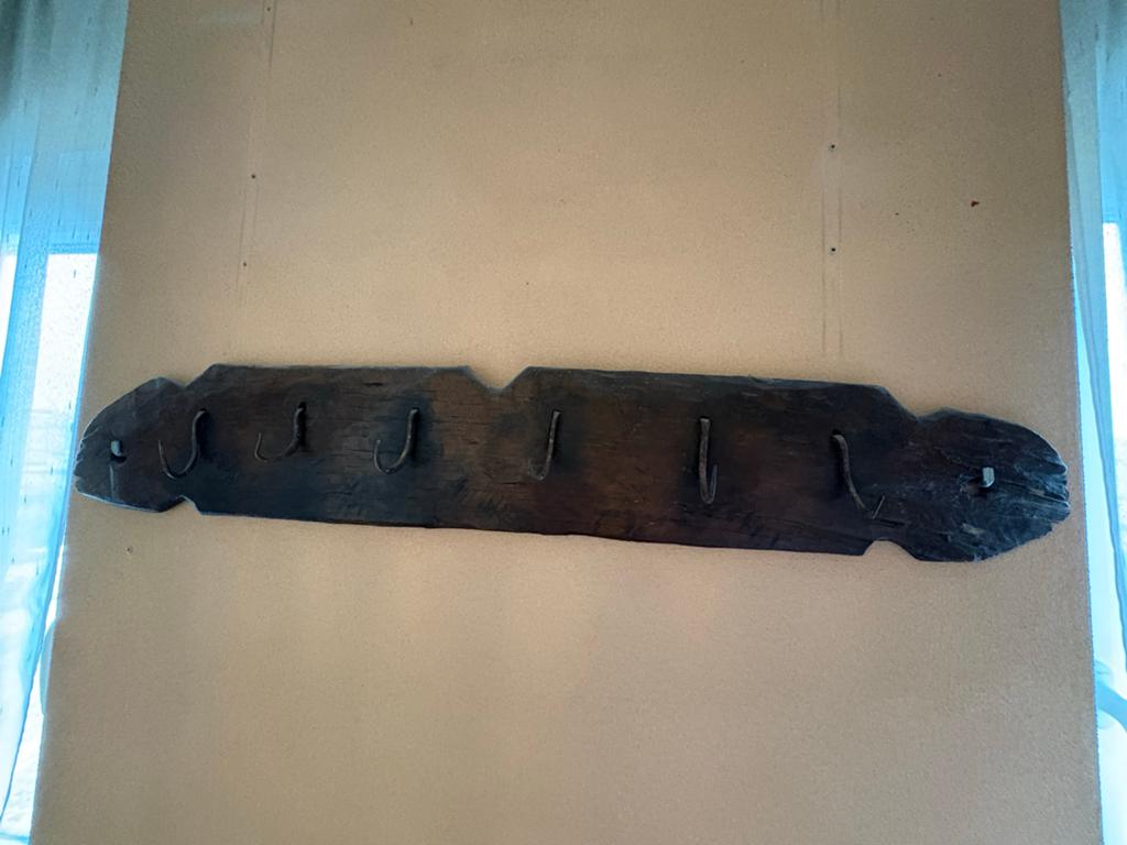 Rustieke houten wandkapstok met 6 haken, Huis en Inrichting, Ophalen, Gebruikt, Hout, Wandkapstok