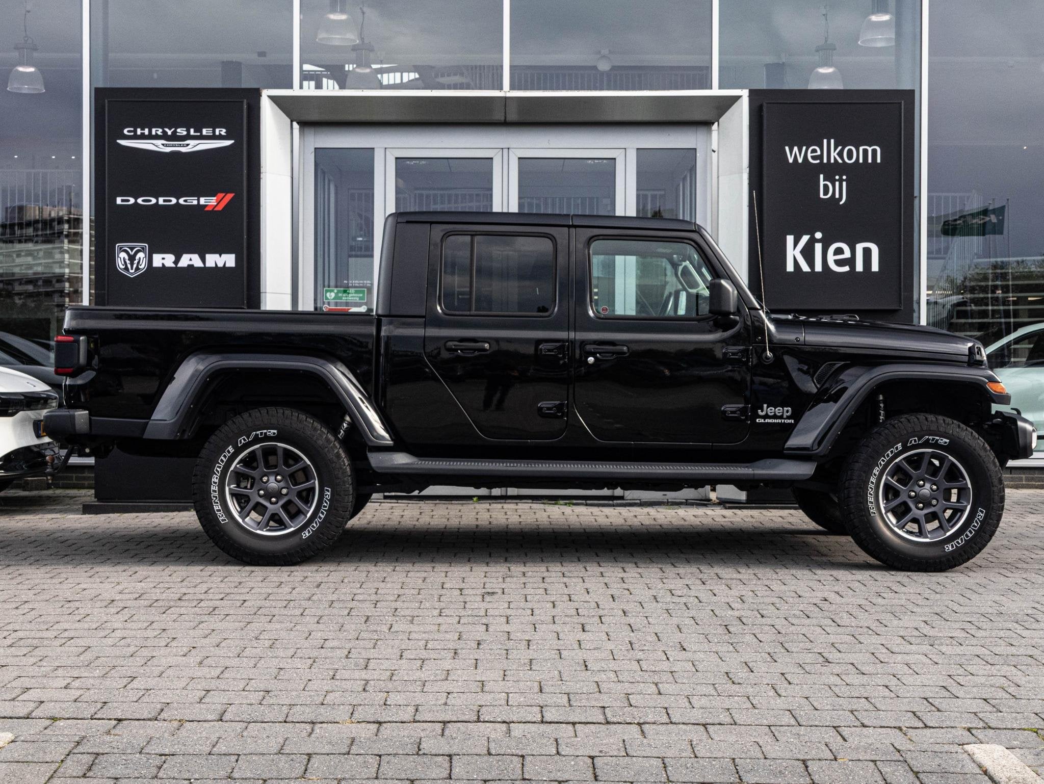 Jeep Gladiator Grijs Kenteken | Body Lift | Optie naar 5 per, Auto's, 2720 kg, Stof, Gebruikt, Zwart