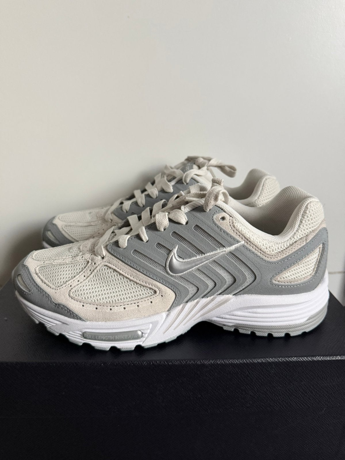 Nike air pegasus nieuw in doos Grijs maat 41 nieuw, Ophalen of Verzenden, Zo goed als nieuw, Overige kleuren