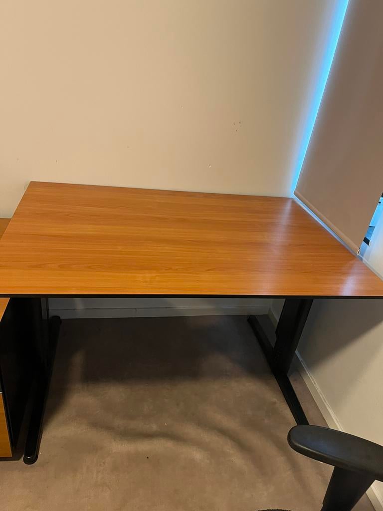 Bureau te koop, Huis en Inrichting, Bureaus, Ophalen, Hout, Schoolbureau, Zo goed als nieuw
