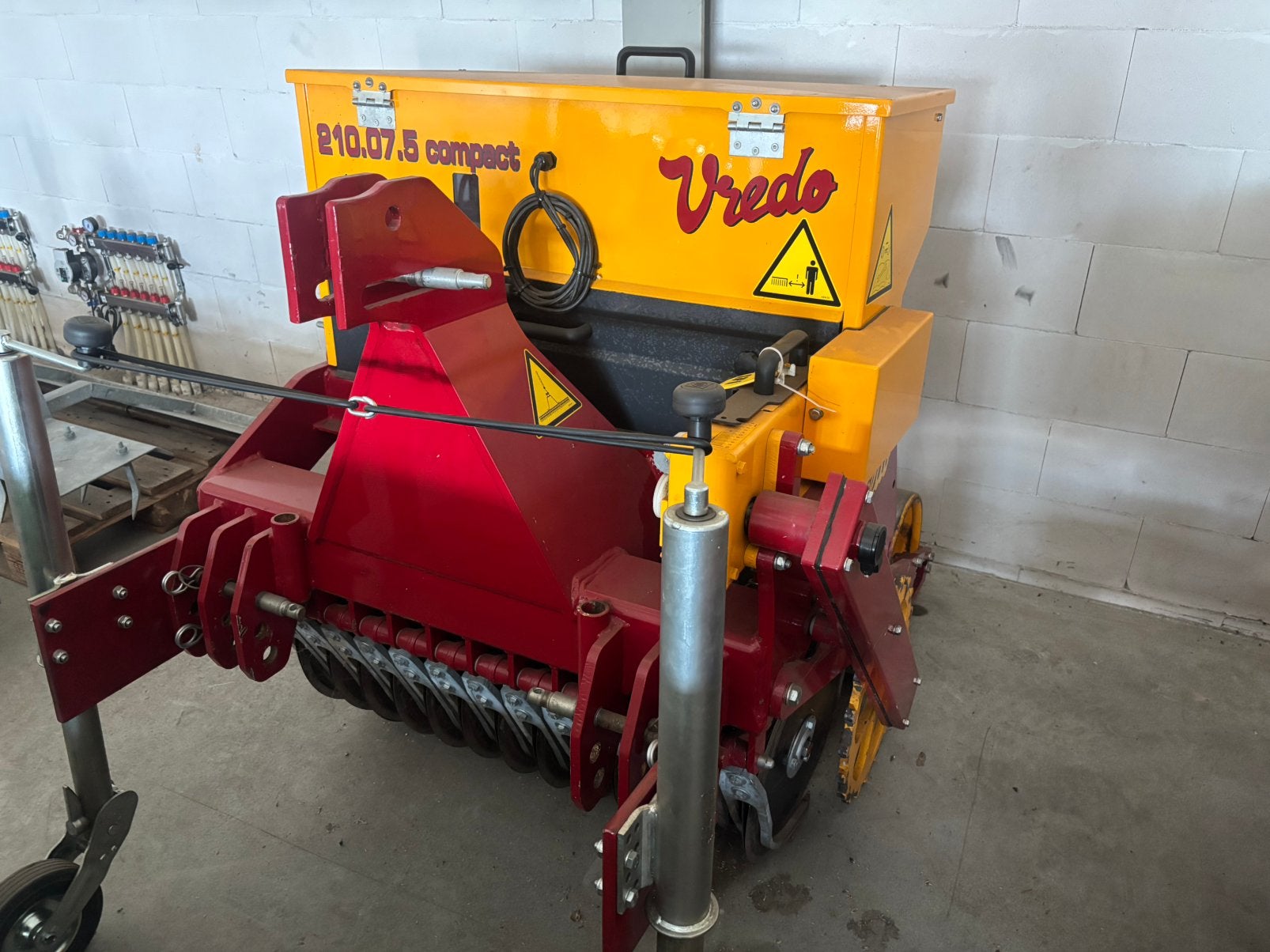 Vredo doorzaaimachine, Ophalen, Grondbewerking