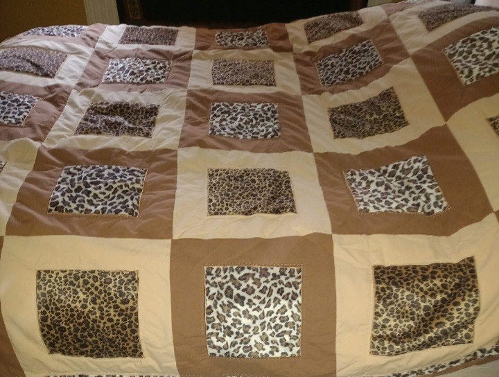 woonplaid met luipaardprint - 200x200 cm, Huis en Inrichting, Slaapkamer | Beddengoed, Ophalen, Gebruikt, Bruin, Dekbedovertrek