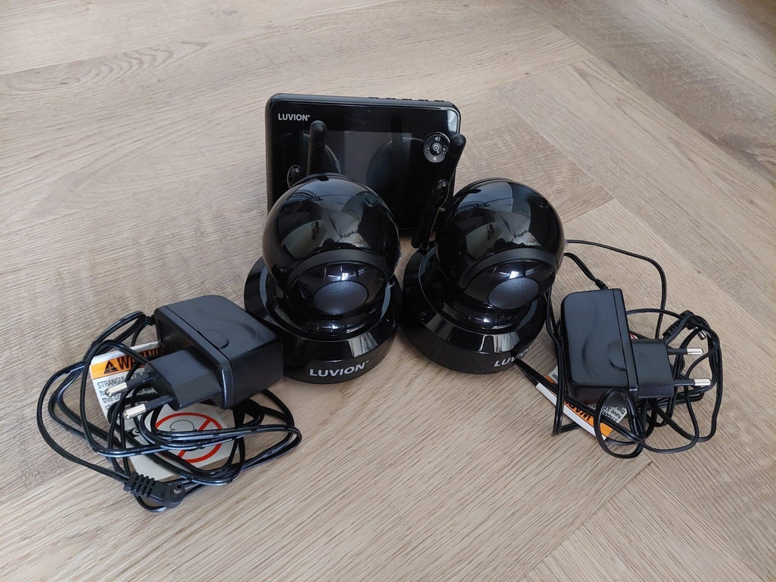 Luvion essential black, Verzenden, Zo goed als nieuw, Binnencamera