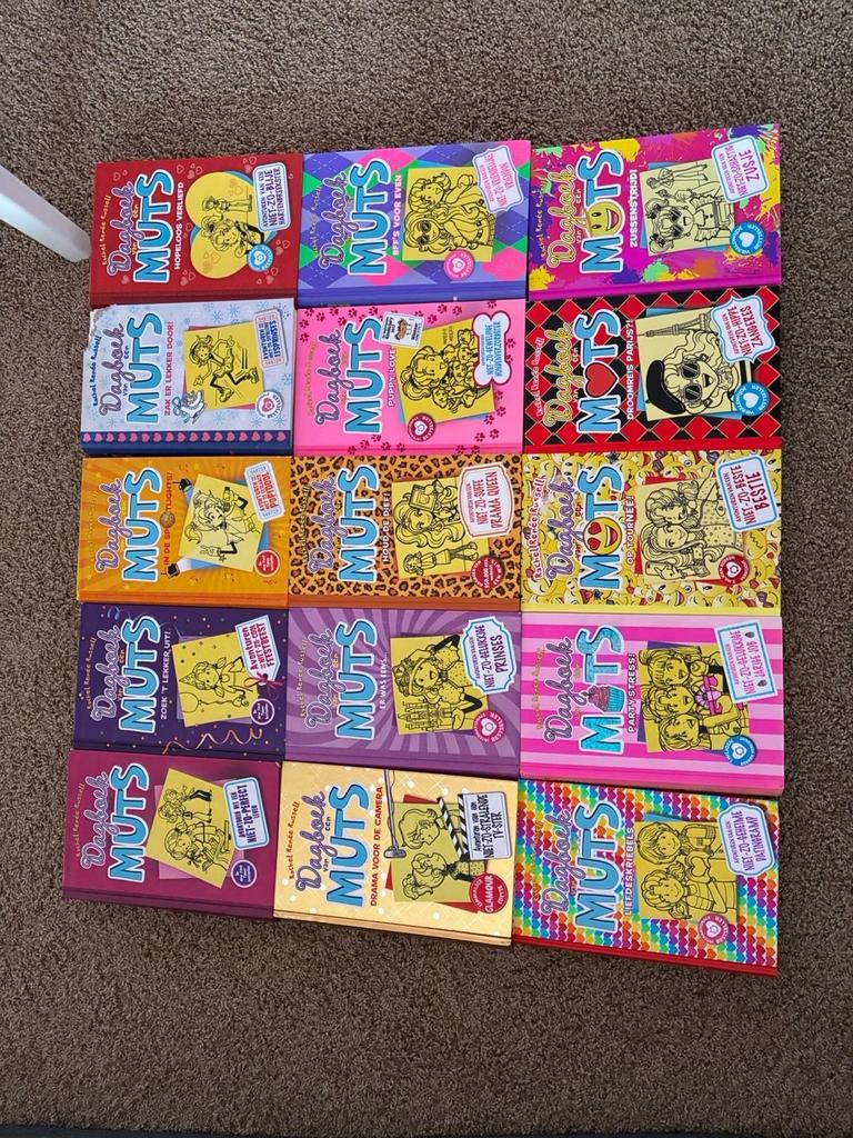 Dagboek van een Muts - Complete serie (16 boeken), Ophalen of Verzenden, Gelezen, Fictie