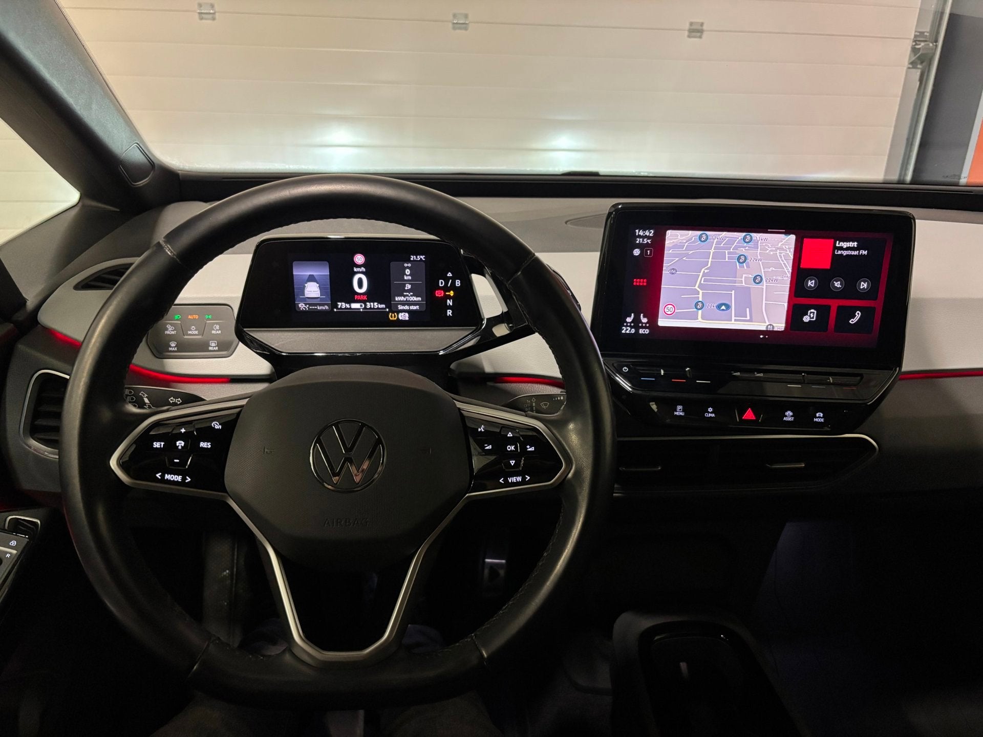 Volkswagen ID.3 Life 58 kWh|ACC|Camera|Stoelverw|Carplay|LM, Automaat, 34 min, Gebruikt, Zwart