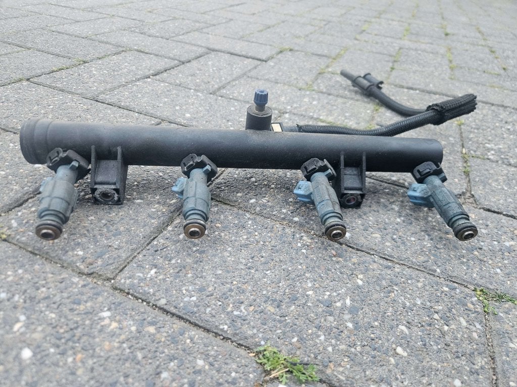 INJECTOR MET INJECTORRAILS  PEUGEOT 206/307 RC 2, Niet ingevuld, Niet ingevuld, Niet ingevuld, Peugeot