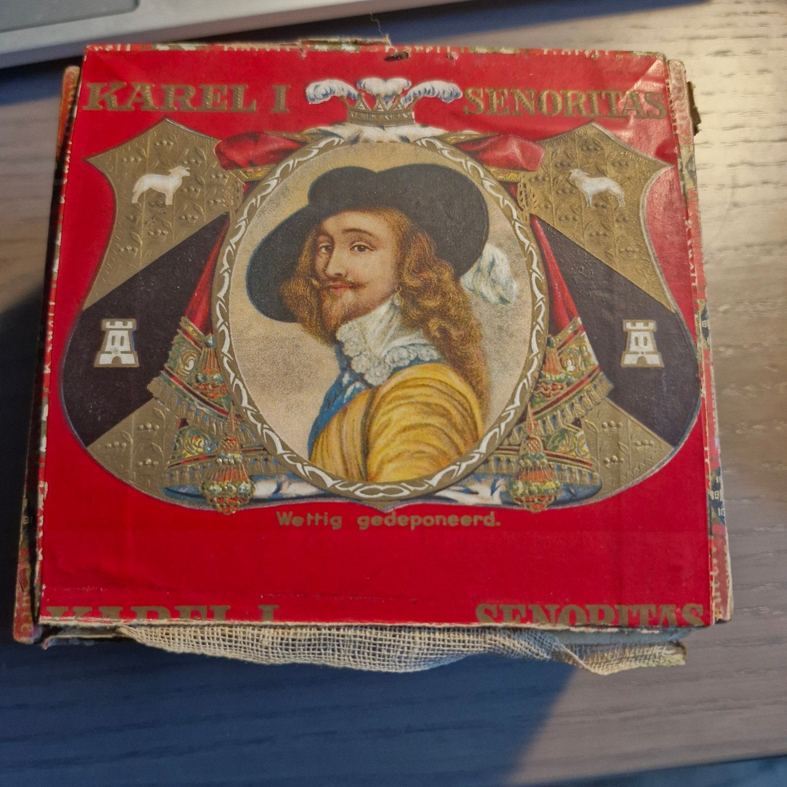 Vintage Karel I Senoritas sigarenkistje, leeg, Verzamelen, Ophalen of Verzenden, Gebruikt, Tabaksdoos of Verpakking