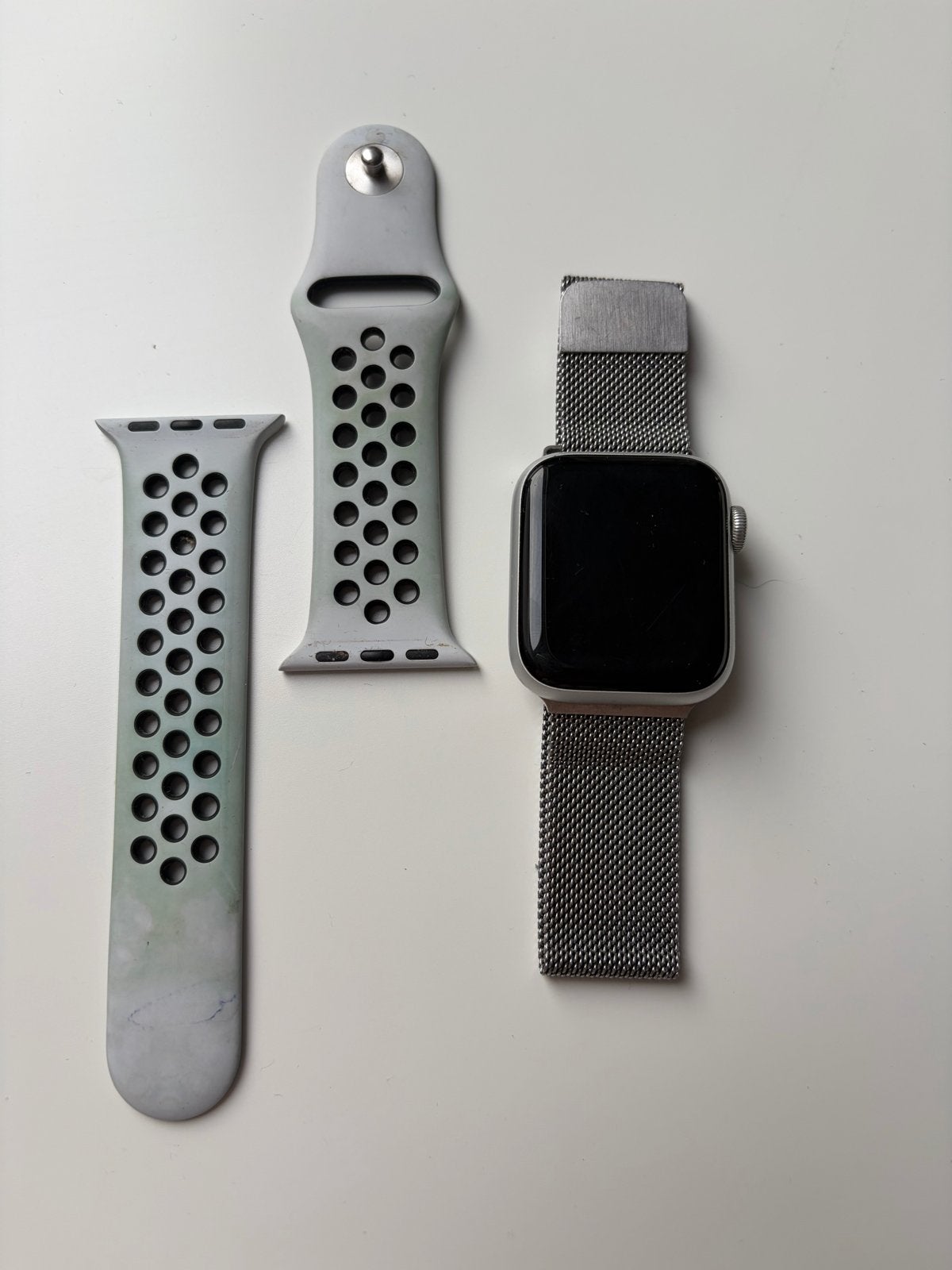 Apple Watch SE Nike edition 40mm, IOS, Ophalen of Verzenden, Waterdicht, Grijs
