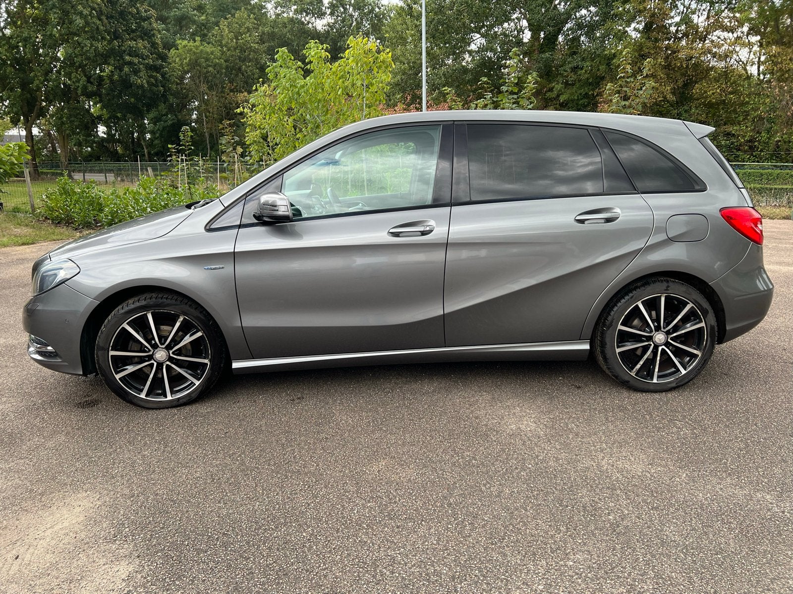 Mercedes-Benz B-Klasse 1.6 B180 5DRS Blue EFF 2012 Grijs, Voorwielaandrijving, 1295 kg, 4 cilinders, 122 pk