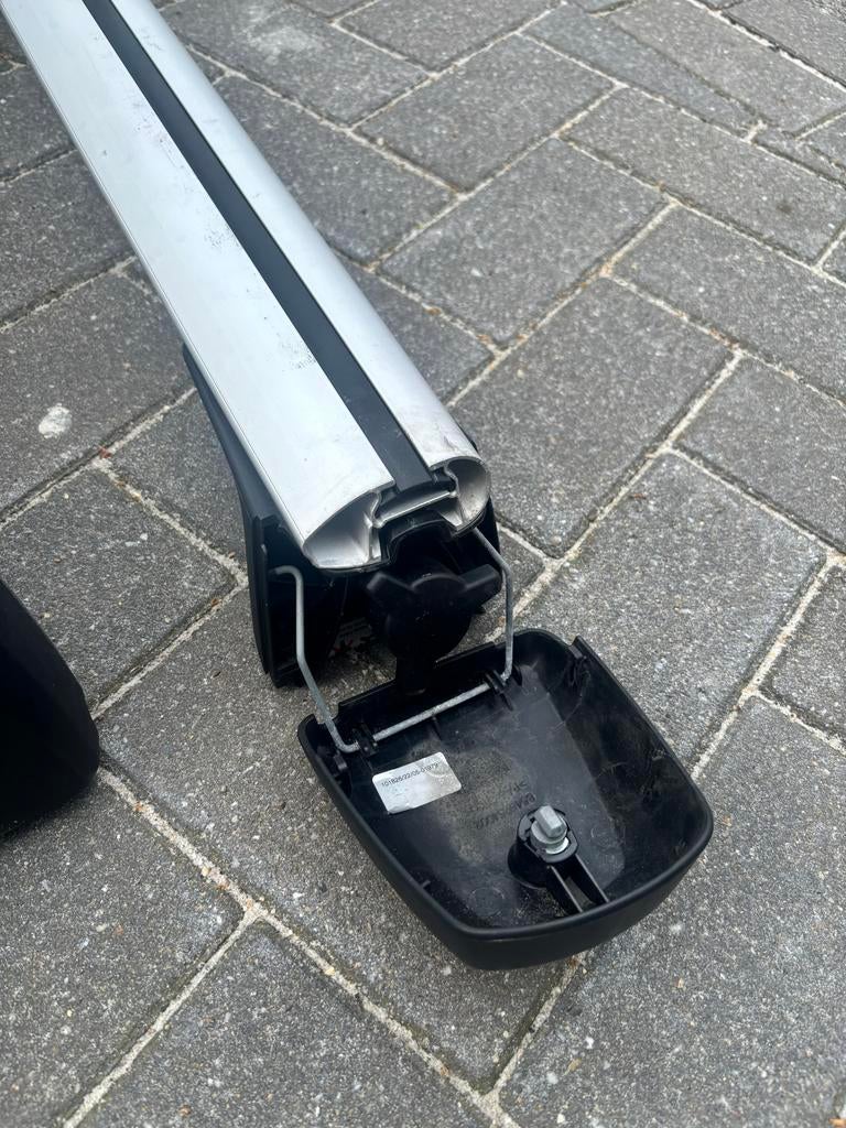 Thule edge wingbar voor BMW 320 E (geschikt voor model 2023), Ophalen of Verzenden, Gebruikt