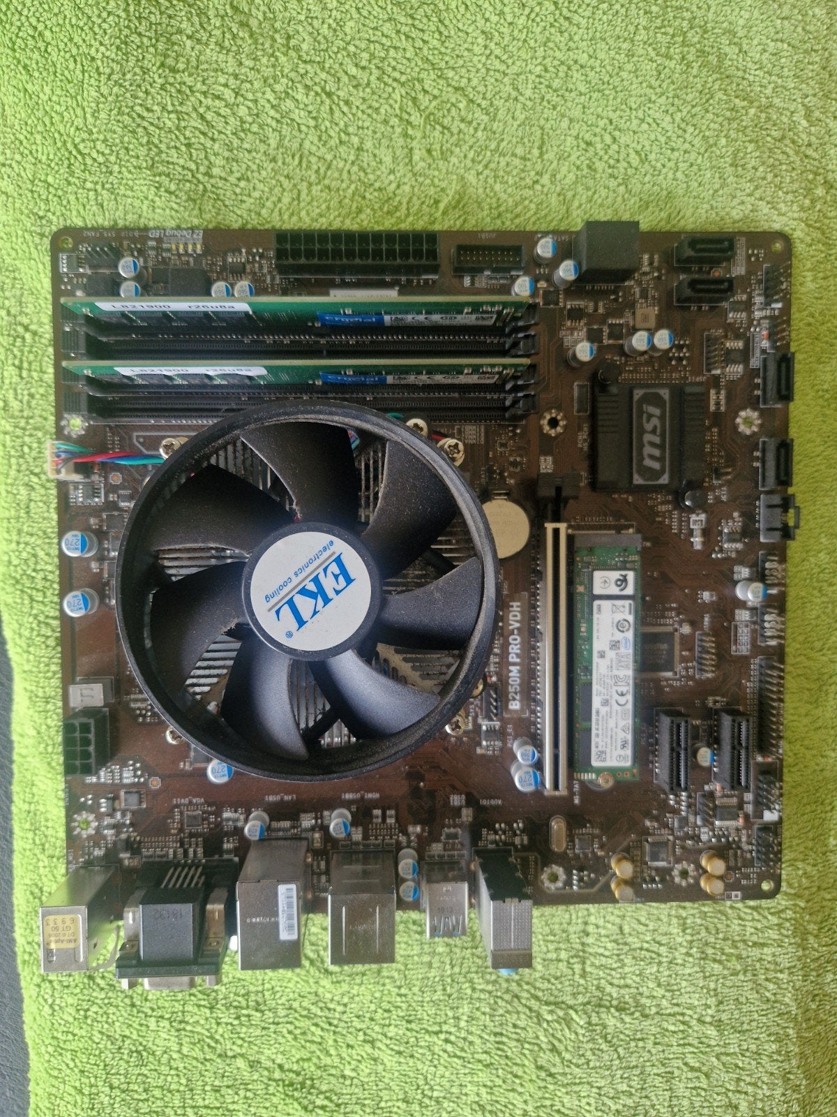MSI B250M PRO-VDH Moederbord met Intel i7-6700 CPU en RAM, Gebruikt, LGA 1151, DDR4, Ophalen of Verzenden