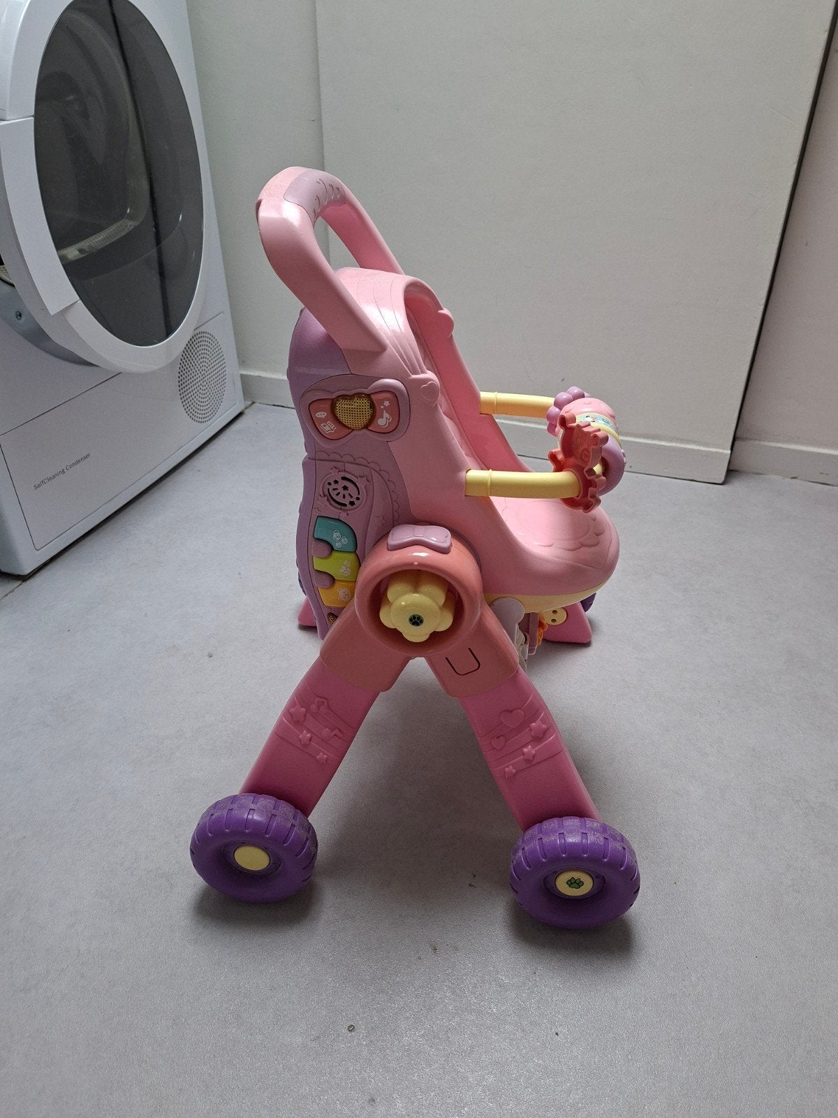 Roze poppenwagen met activiteitenpaneel, Kinderen en Baby's, Ophalen, Gebruikt, Overige typen