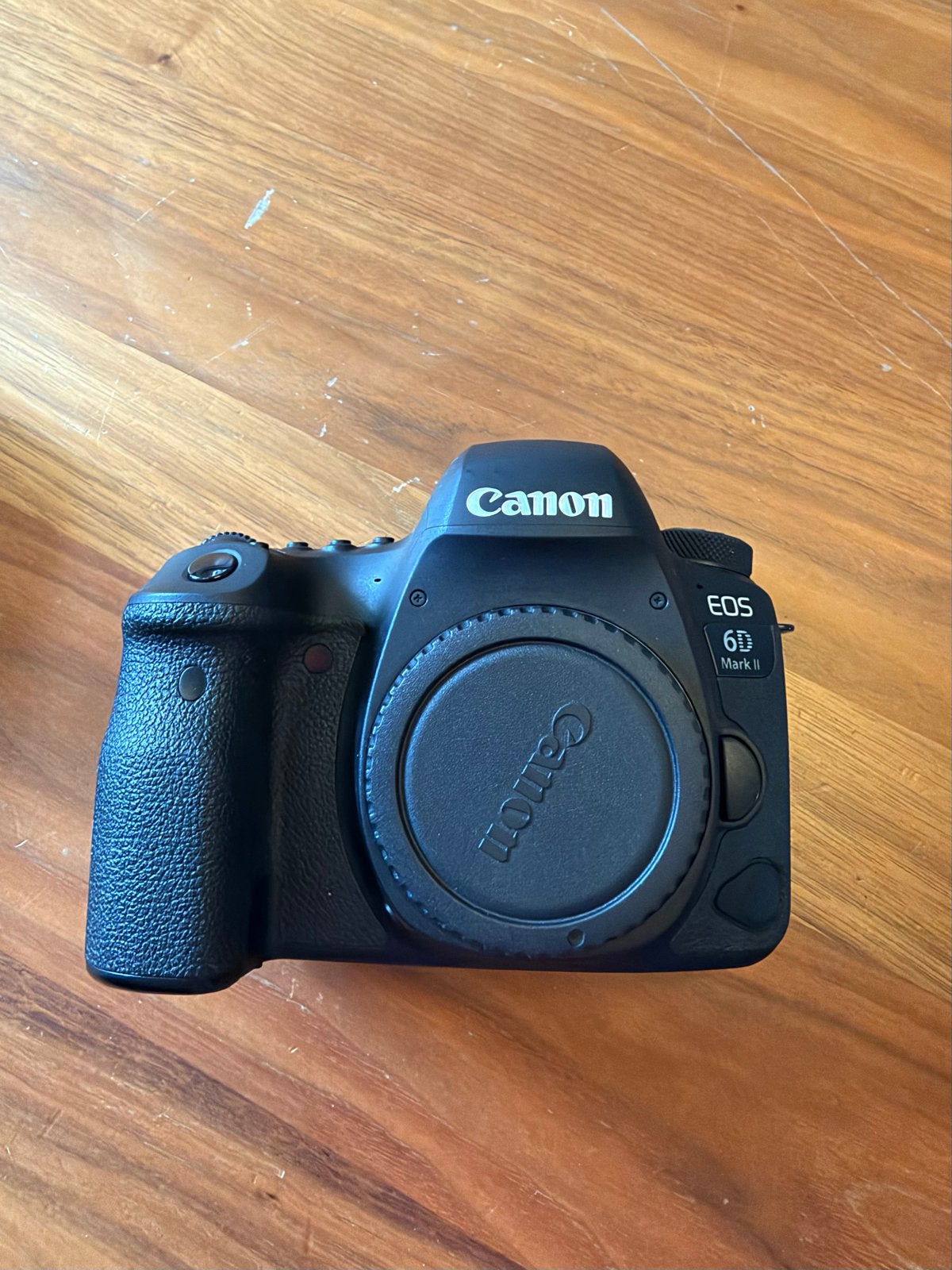 Foto 2 van Canon EOS 6D Mark II met 2 lenzen en Speedlite flitser