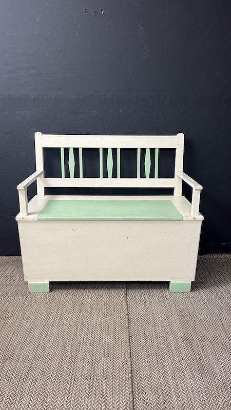 Houten Kinder of gangbankje met klepdeksel, Niet ingevuld, Gebruikt, Minder dan 75 cm, Niet ingevuld