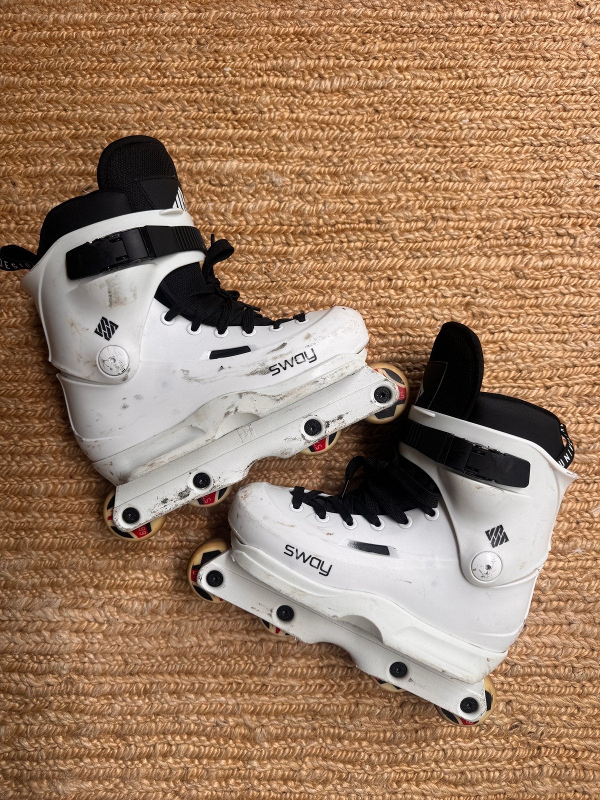 USD Sway Team IV White aggressive skates  maat 39/40, Sport en Fitness, Ophalen, Gebruikt, Inline skates 4 wielen, Overige merken