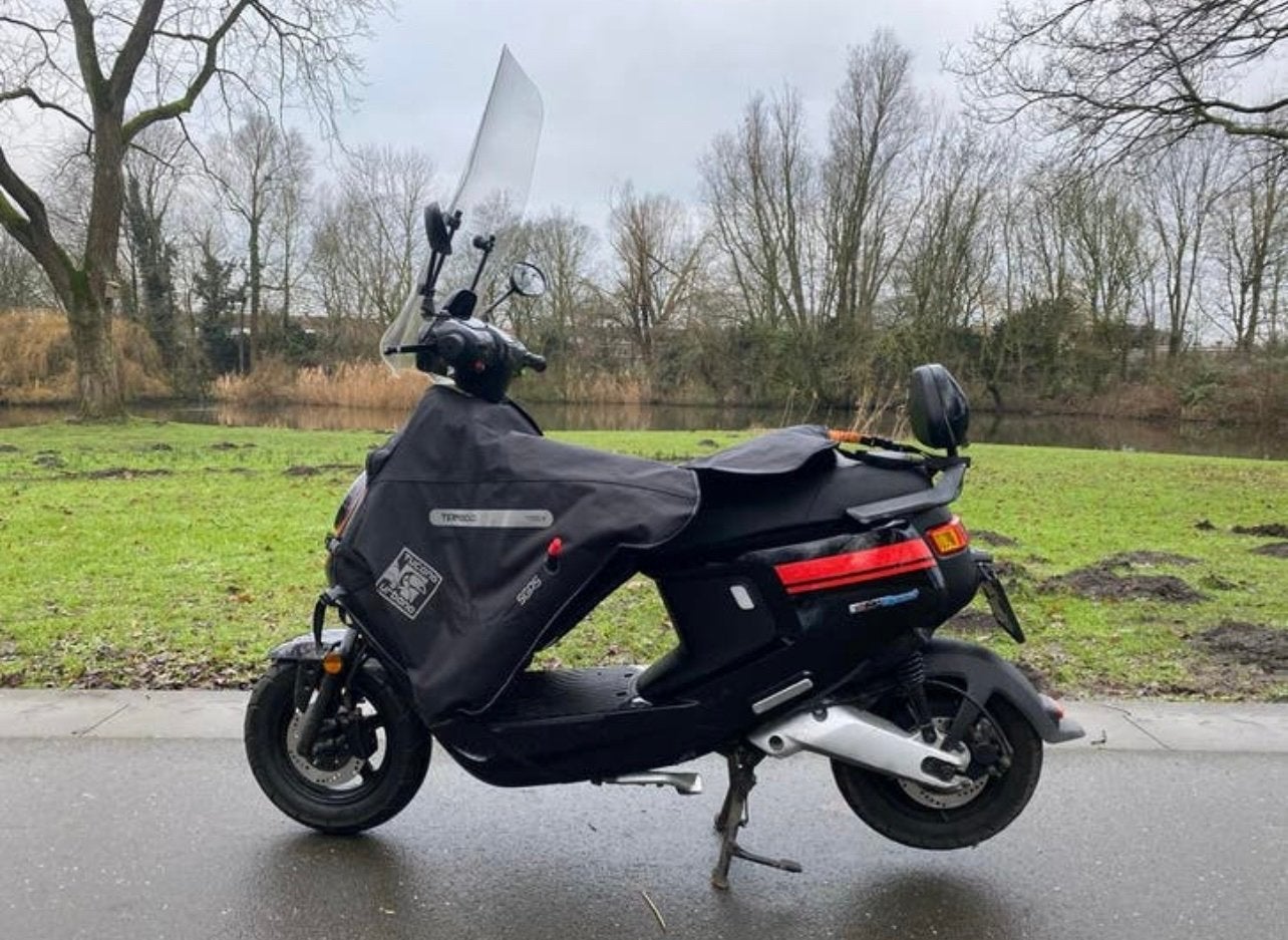 Niu MQi+ Sport 2019 - Elektrische Brommer (Geel Kenteken), Fietsen en Brommers, Ophalen, Gebruikt, Elektrisch, Overige merken