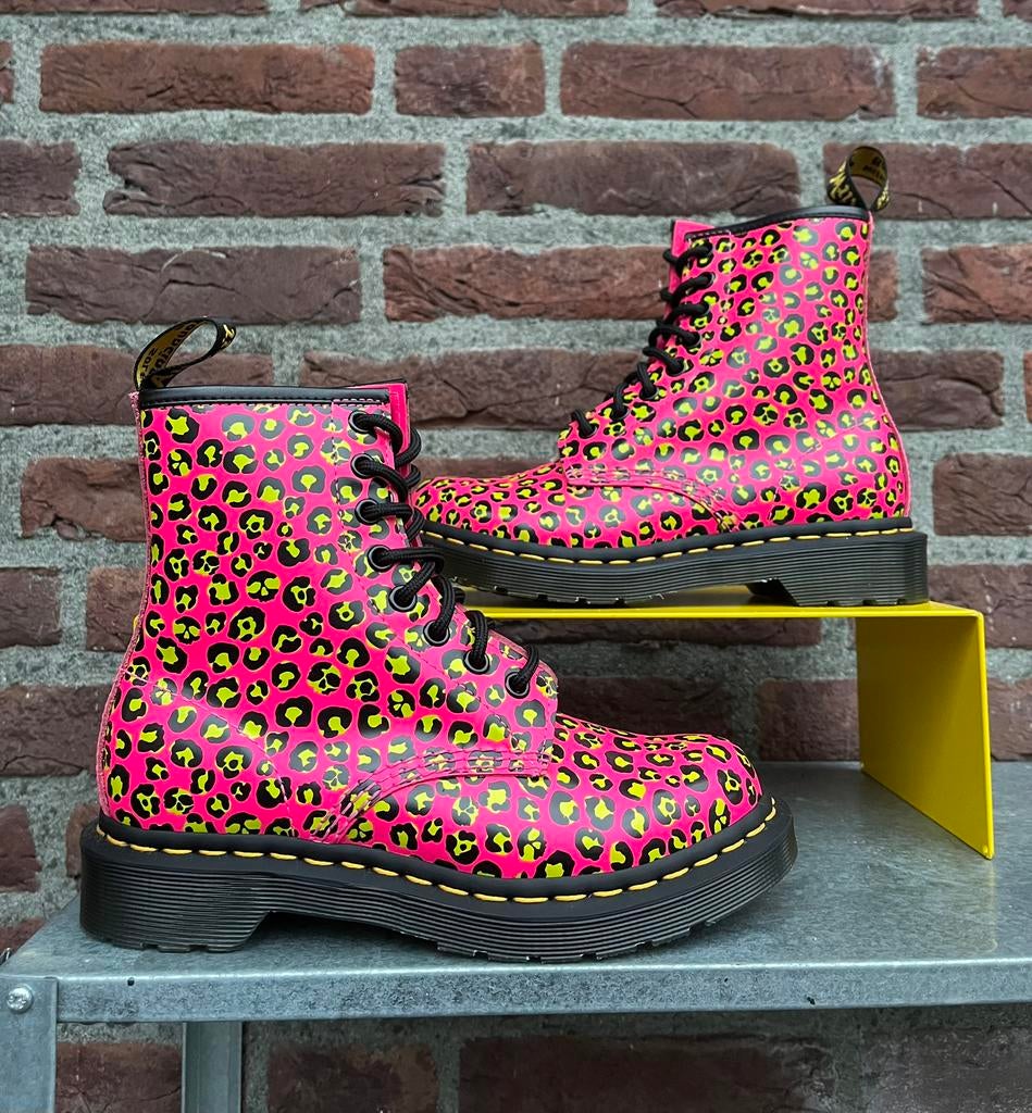 Dr. Martens 1460 Lepoard Clash pink maat 36, Kleding | Dames, Schoenen, Nieuw, Lage of Enkellaarzen, Roze, Ophalen of Verzenden