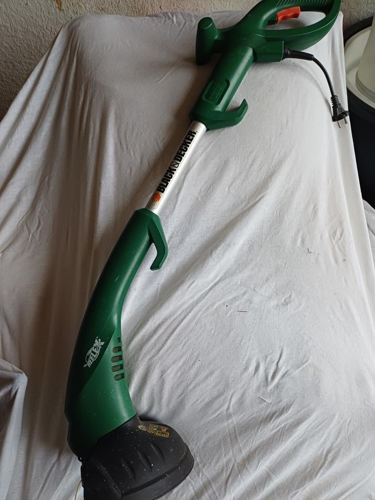 Black & Decker grastrimmer met snoer, Ophalen, Gebruikt, Black & Decker, 30 tot 50 cm