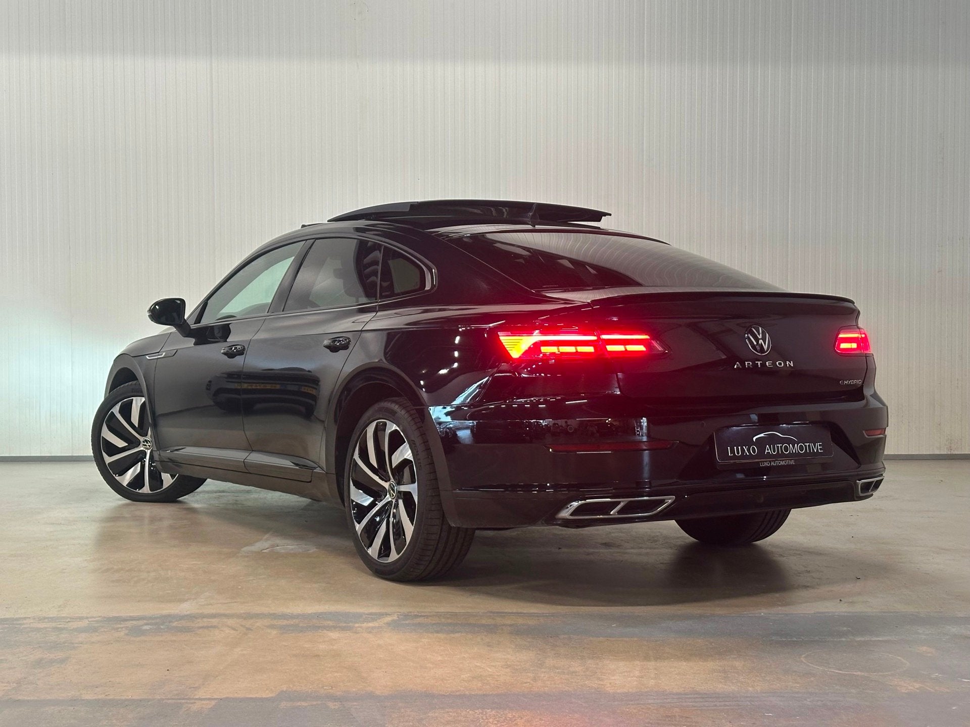 Volkswagen Arteon 1.4 TSI eHybrid R-Line | PANO | TREKHAAK |, Auto's, Dealer onderhouden, Arteon, Gebruikt, Euro 6