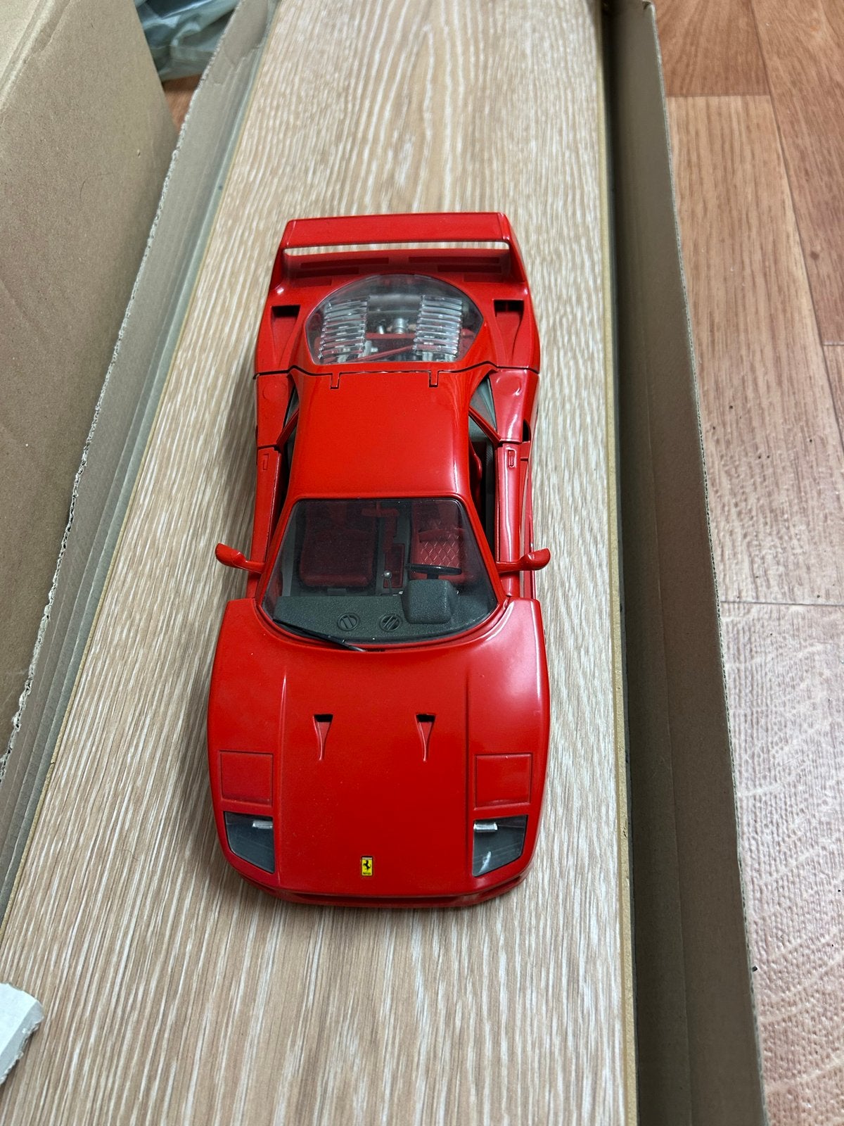 Ferrari F40 schaalmodel - Zo goed als nieuw, Ophalen of Verzenden, Zo goed als nieuw, Auto, Overige merken