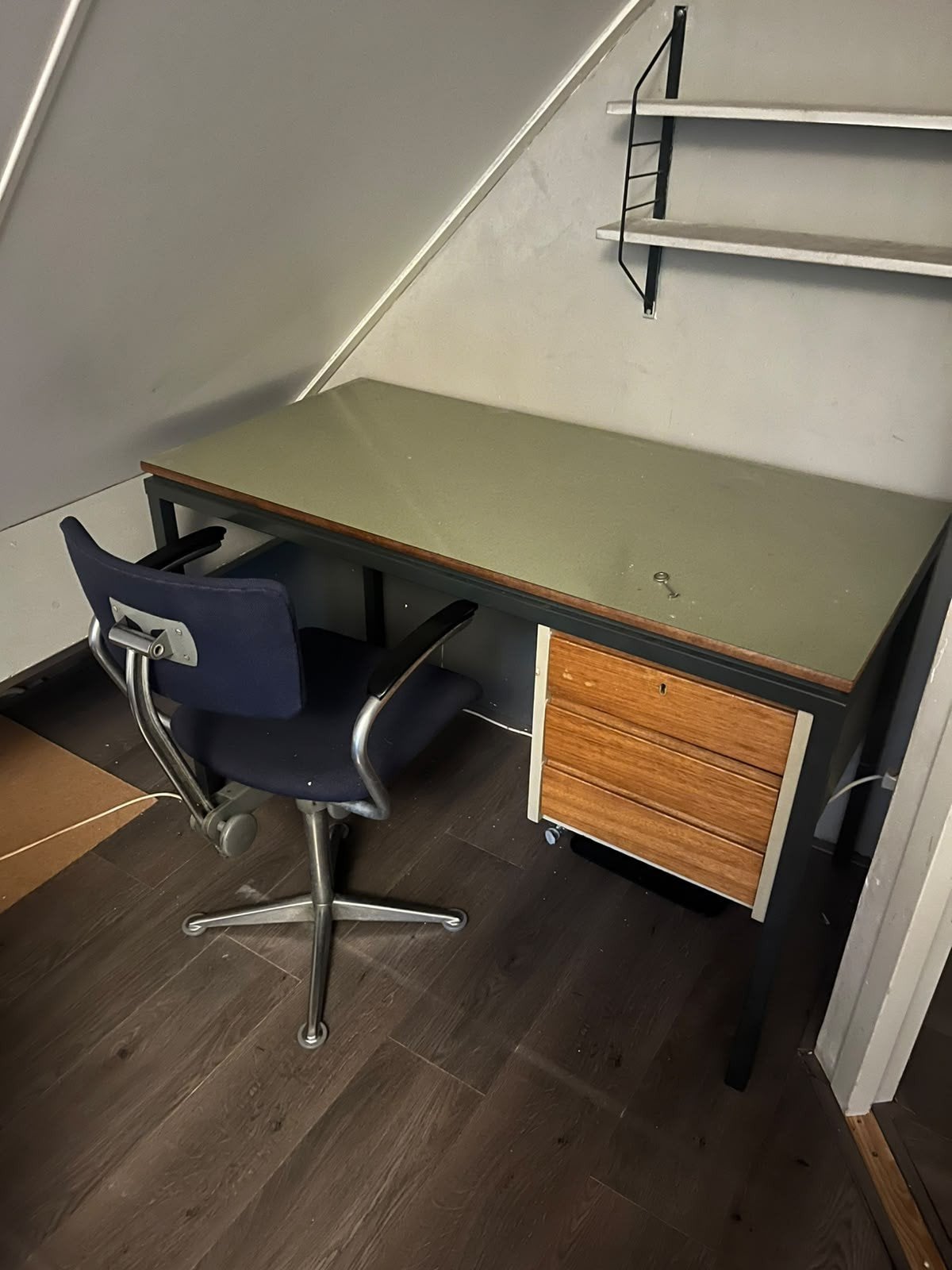 Vintage Retro Industrieel Bureau Lennards Roermond jaren 60, Ophalen, Gebruikt, Metaal, Vintage