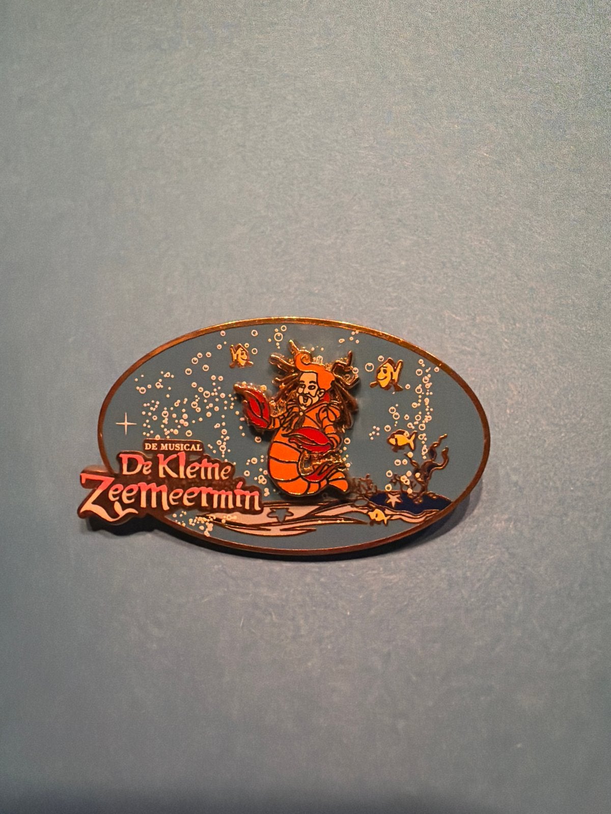 Efteling Pin - Guus Garnaal (De Kleine Zeemeermin Musical), Ophalen, Zo goed als nieuw, Button of Speldje